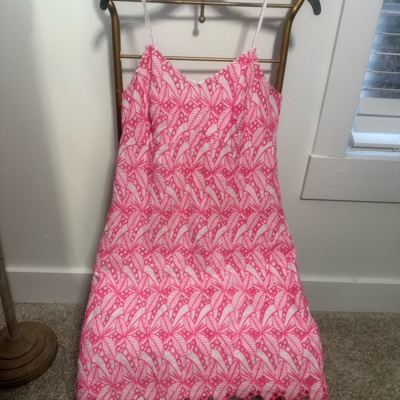 crown & ivy Dresses & Skirts - Crown & Ivy Pink and White Embroidered Mini Dress Womens Size 10 EUC